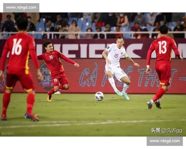 媒体对比苏超与国足：是警示还是伤害？