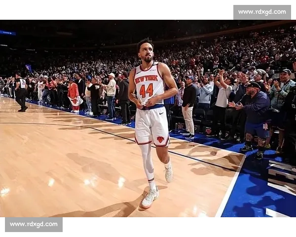 历史性突破！尼克斯瞄准南卡三冠教头，NBA 或迎首位女主帅