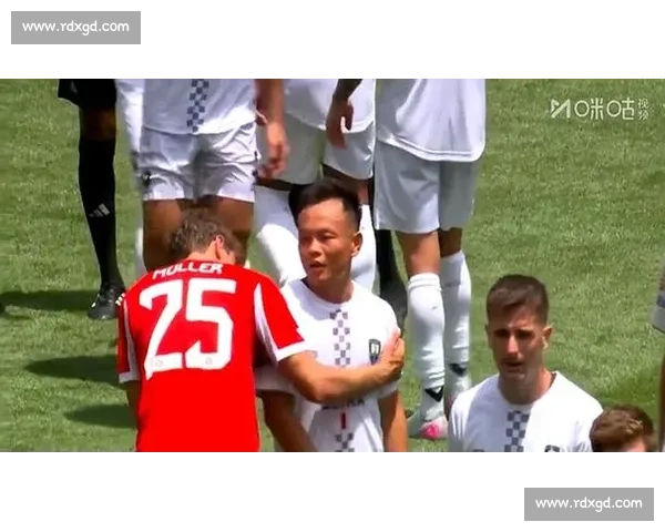 德天空预测拜仁首发:穆勒领衔,新星阿兹努或迎世俱杯首秀